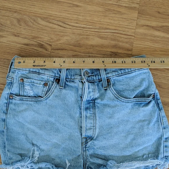 Levi's 501 jean Shorts Size 28 frayed